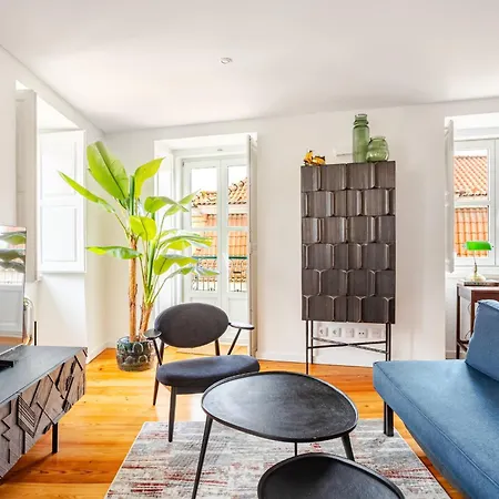 Boutique Duplex In Chiado With Epic Rossio View * Лісабон