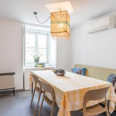 شقة Boutique Duplex In Chiado With Epic Rossio View *