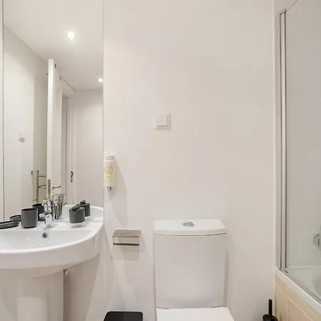 Boutique Duplex In Chiado With Epic Rossio View Apartmán