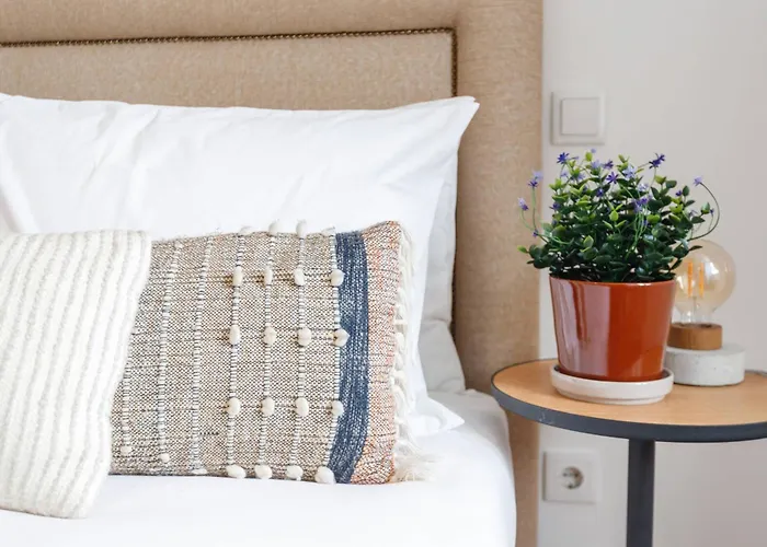 Апартаменти Boutique Duplex In Chiado With Epic Rossio View Лісабон