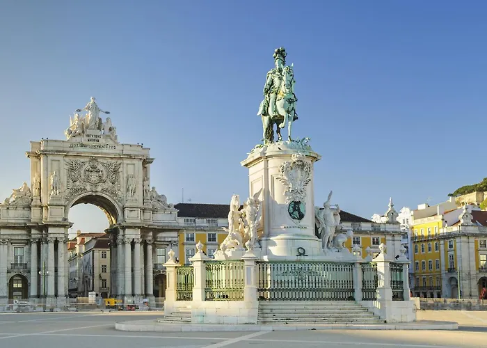 Boutique Duplex In Chiado With Epic Rossio View Apartamento