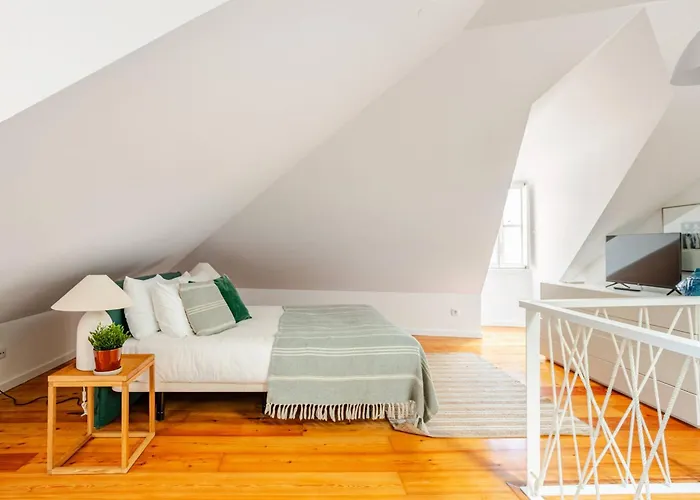 Appartamento Boutique Duplex In Chiado With Epic Rossio View Lisbona