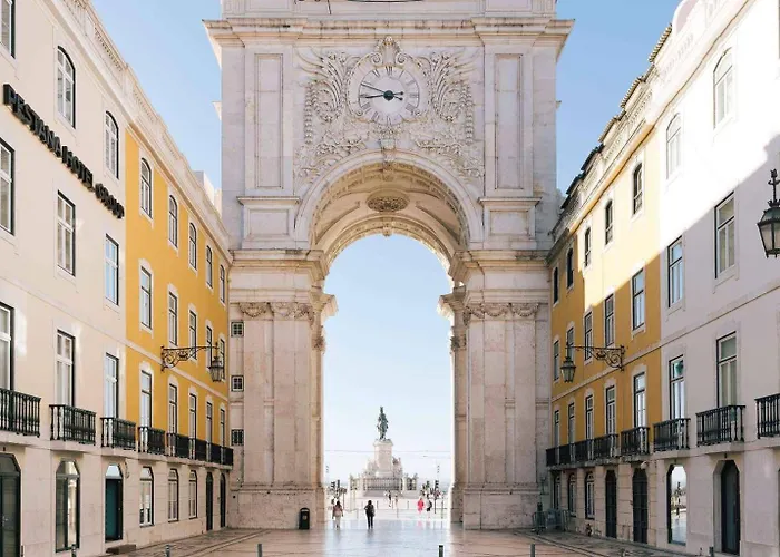 Boutique Duplex In Chiado With Epic Rossio View * 리스본