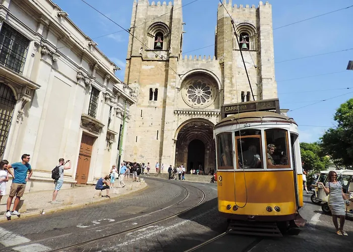 Appartamento Boutique Duplex In Chiado With Epic Rossio View
